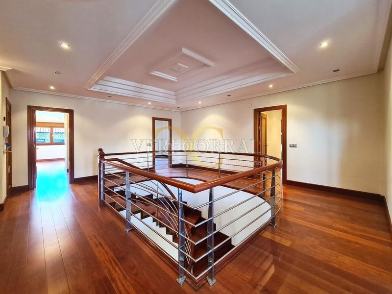 Foto d42fbc01-1050-467e-bfa5-03bd48d008e0. Chalet exclusivo chalet en Montecerrao. en Montecerrao Oviedo