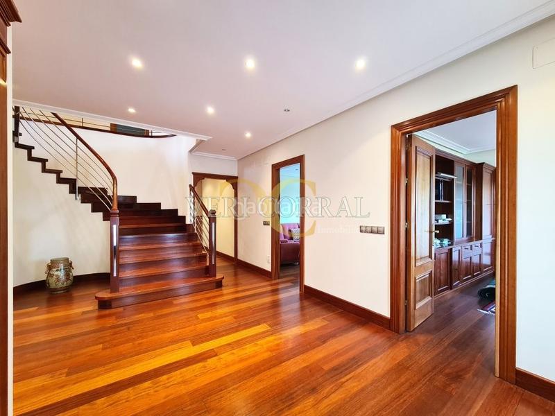 Foto d7d6443d-c0cd-452d-9a63-c2406fff5403. Chalet exclusivo chalet en Montecerrao. en Montecerrao Oviedo