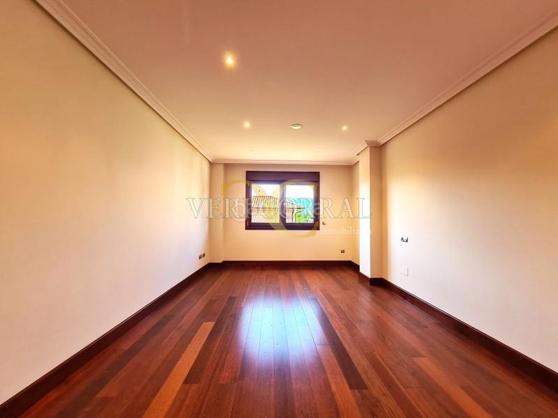 Foto d8835a3c-ed2e-4975-9683-0f86e58b8382. Chalet exclusivo chalet en Montecerrao. en Montecerrao Oviedo