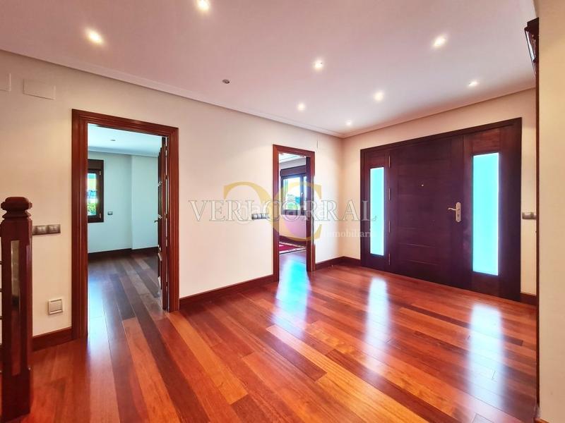 Foto d89d395a-2a34-4230-9fb6-e276f988aa8c. Chalet exclusivo chalet en Montecerrao. en Montecerrao Oviedo