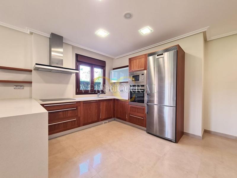 Foto d9bd6473-faa5-4e1e-86c6-a7ea52ce4c69. Chalet exclusivo chalet en Montecerrao. en Montecerrao Oviedo
