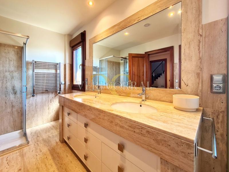 Foto e87f19c0-b9fc-4cb7-aa7f-50b89927d38c. Chalet exclusivo chalet en Montecerrao. en Montecerrao Oviedo