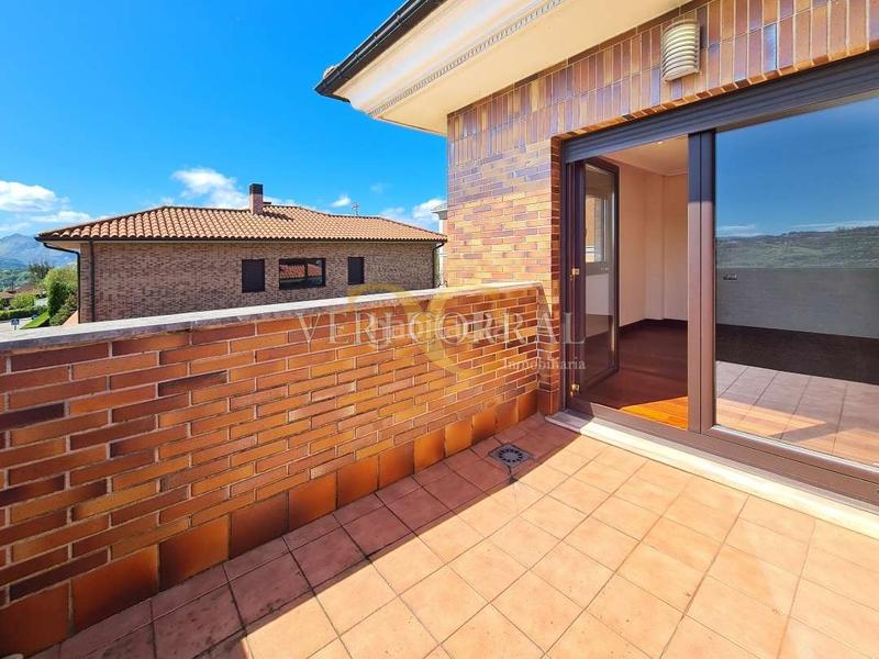 Foto eaf13f43-3333-444b-b905-ae5ffe657abc. Chalet exclusivo chalet en Montecerrao. en Montecerrao Oviedo