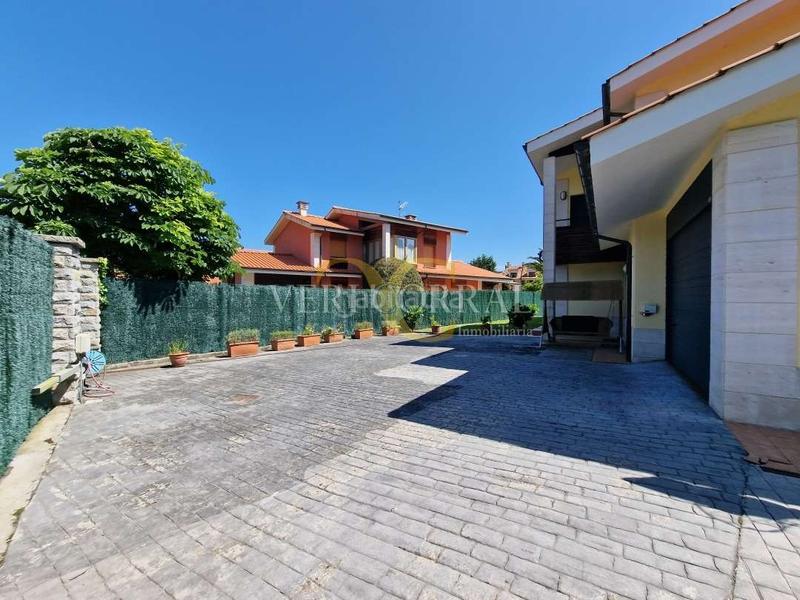 Foto ece402fe-6452-4537-90b1-6620dbc646c2. Chalet with heating parking in Posada-Barro Llanes