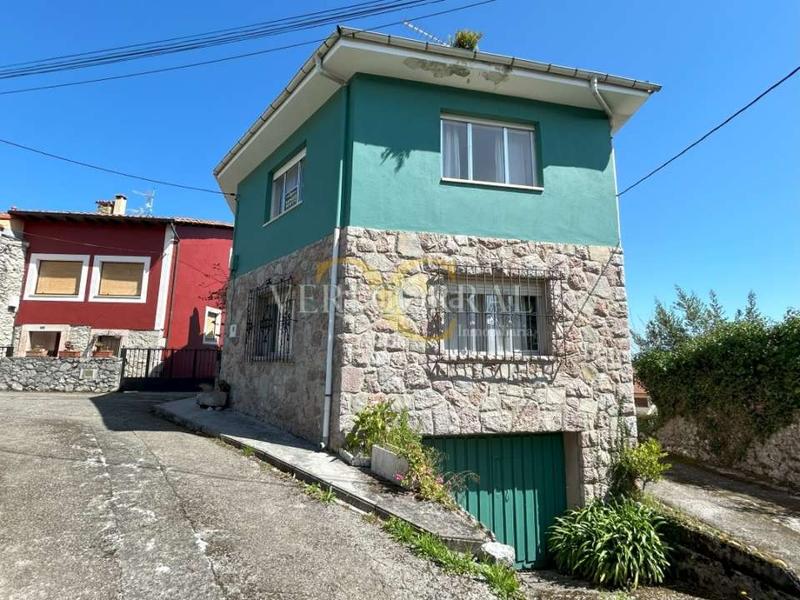 Foto 1a0588cc-fc0d-4c40-a82a-cb3c9e1ad4a9. Casa amb calefacció aparcament a Celorio-Poó-Parres Llanes