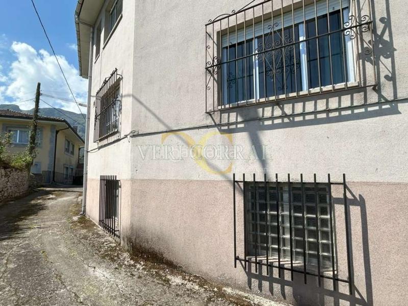 Foto 3cafcf76-8efd-47ca-9ca1-e7f245415c3a. Casa amb calefacció aparcament a Celorio-Poó-Parres Llanes