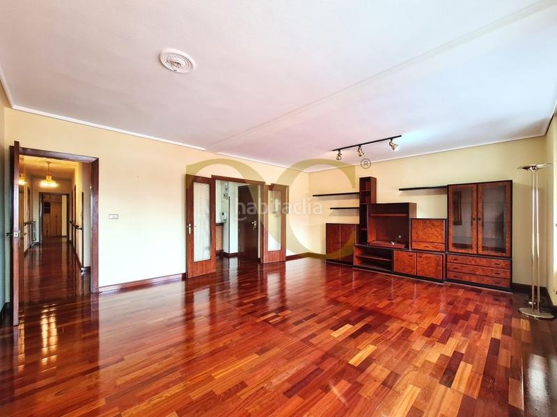 Foto 1044e104-df58-4b2c-99e1-536c8ffb05eb. Piso exclusiva piso con terraza en el Centro . en Gijón