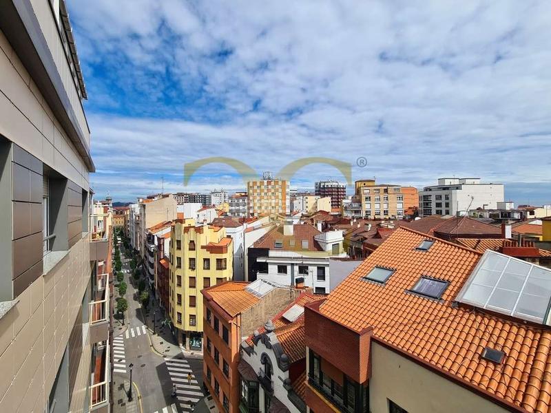 Foto 85d31922-b57f-4ac9-a32b-c824f01120f5. Piso exclusiva piso con terraza en el Centro . en Gijón