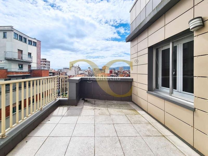 Foto 89a2a2e8-e7a3-466a-b92a-a5dce5434c1e. Piso exclusiva piso con terraza en el Centro . en Gijón