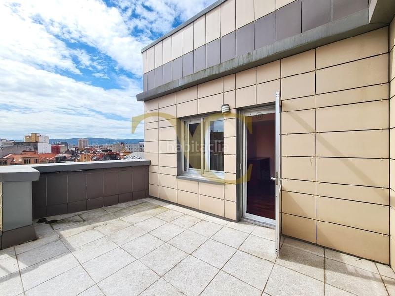 Foto d4185499-46df-4b09-be17-f8bf5cbc3a26. Piso exclusiva piso con terraza en el Centro . en Gijón