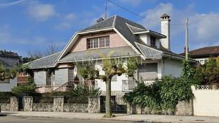Xalet  Avenida marola. Exclusiva estupendo chalet para reformar en el corazón de salina