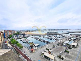Appartamento  Calle marqués de san esteban. Ático con terraza y vistas al puerto deportivo de gijón.
