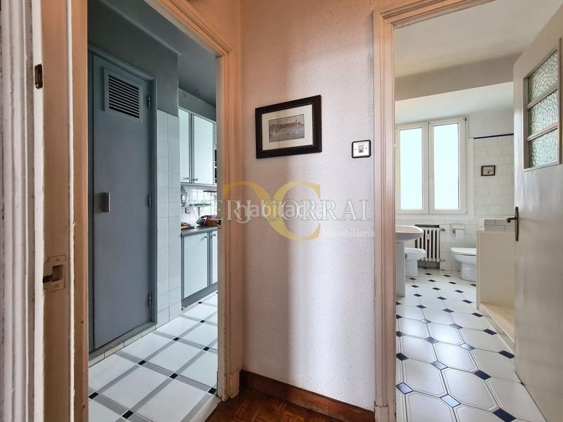 Foto b8dc4073-b4cb-44c0-a8a3-3492d6ffb0d9. Pis amb calefacció a Centro Gijón