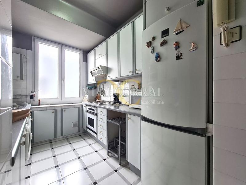 Foto ce1d4aed-a9c3-4d7e-868d-269a601559ae. Pis amb calefacció a Centro Gijón