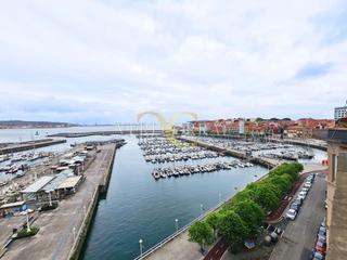 Piso  Calle marqués de san esteban. Ático con terraza y vistas al puerto deportivo de gijón.