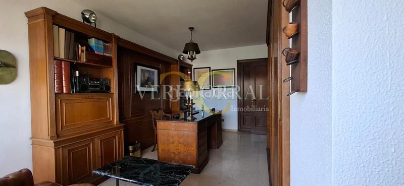 Foto 8b1b08f5-aaa1-434c-8f79-ae4b4bae1860. Alquiler oficina amplia oficina con vistas al puerto deportivo. en Gijón