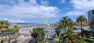 Location Bureau  Calle marqués de san esteban. Amplia oficina con vistas al puerto deportivo.