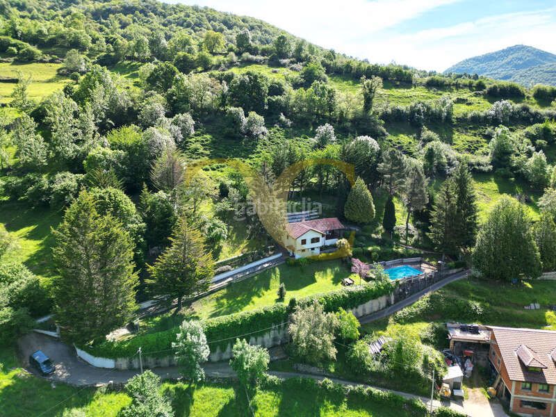 Foto d7d8a6be-9ebb-4b74-ab42-f94381d8d654. Casa amb calefacció aparcament piscina a Caso