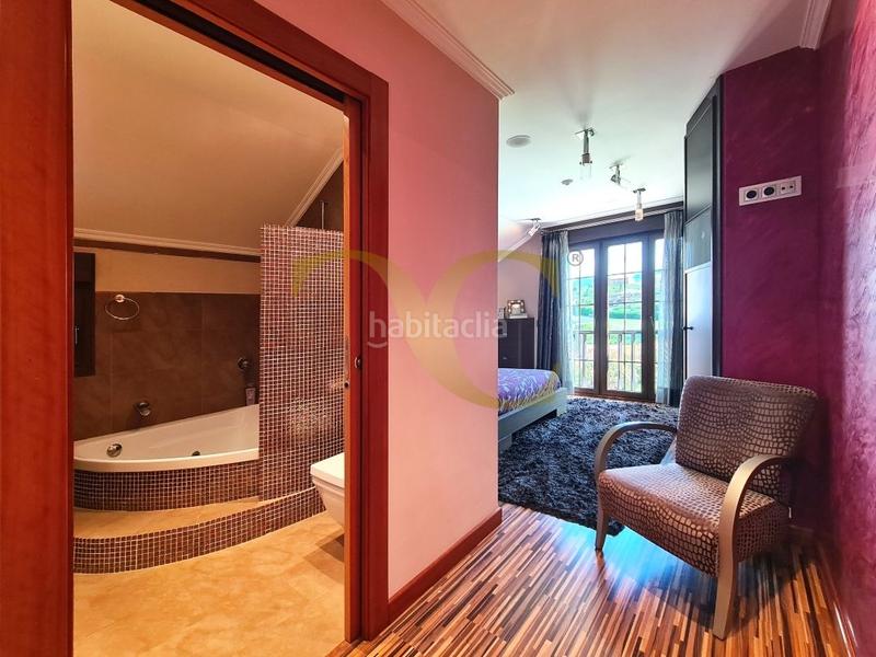 Foto c58befb4-f0af-4b15-9425-7746af52eb6f. Xalet amb calefacció aparcament piscina a Cabueñes Gijón