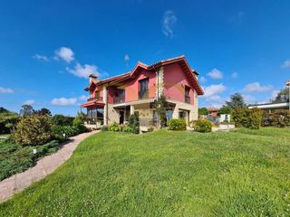 Xalet  Camino del chamurru. Magnífico chalet unifamiliar en cabueñes.