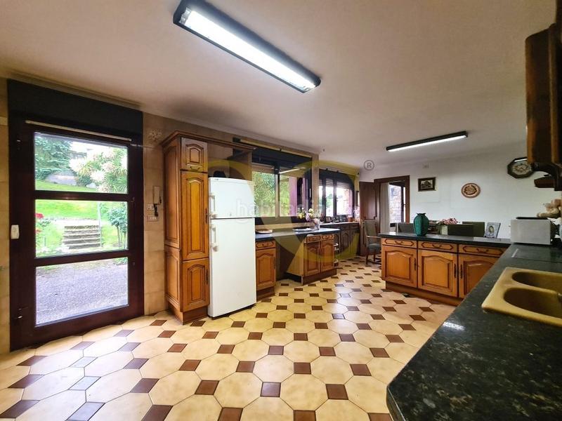 Foto 5314bcf0-3f64-4f96-b98c-437b28175e02. Chalet mit heizung parking in Olivares Oviedo