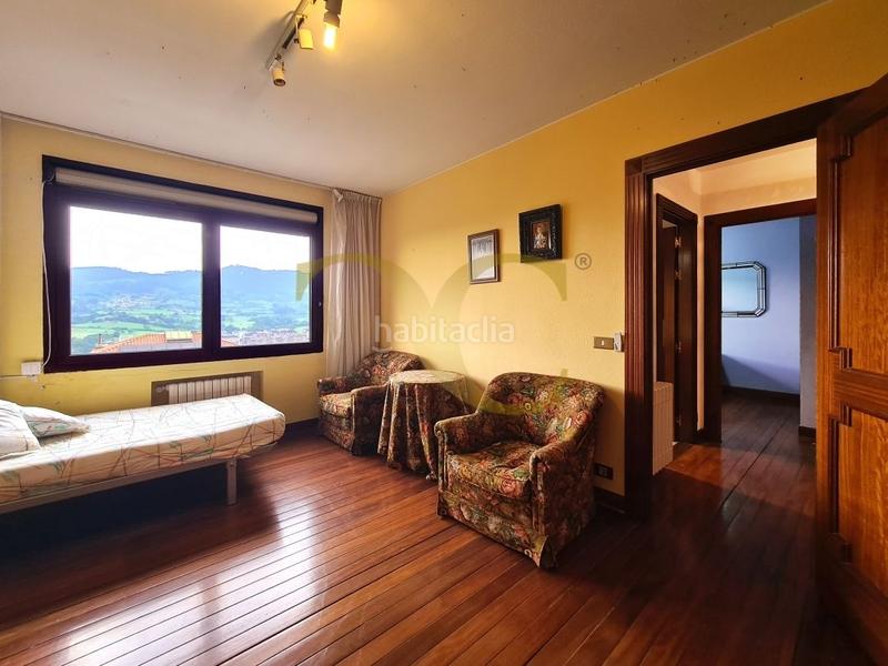 Foto 577958c9-76cf-41ac-bf49-eee69ecda314. Chalet mit heizung parking in Olivares Oviedo