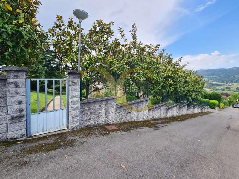 Foto 79c5d893-603a-409d-b15d-01fb94639e44. Chalet mit heizung parking in Olivares Oviedo