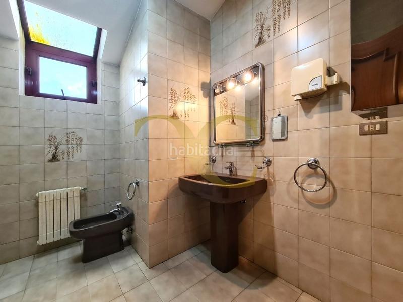 Foto 7f2f3664-9b71-4501-b2ee-f08a157df531. Chalet mit heizung parking in Olivares Oviedo