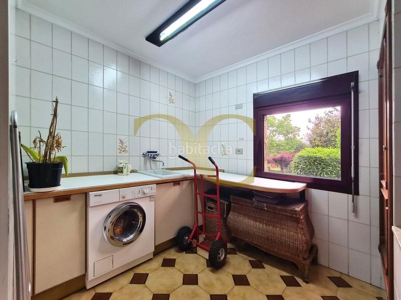 Foto 82a1282e-fb87-441a-92d1-5300f8b2df45. Chalet mit heizung parking in Olivares Oviedo