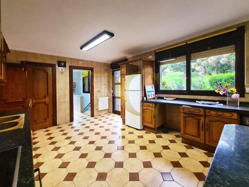 Foto a8b318ba-53b6-4536-9ee3-97bfbc634400. Chalet mit heizung parking in Olivares Oviedo