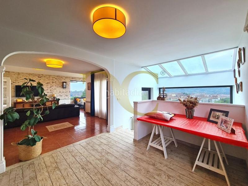 Foto 3b4f5d53-77a3-4f88-9ebd-3b5be2f4ee3d. Chalet mit heizung parking in Parroquias Sur - La Manjoya Oviedo