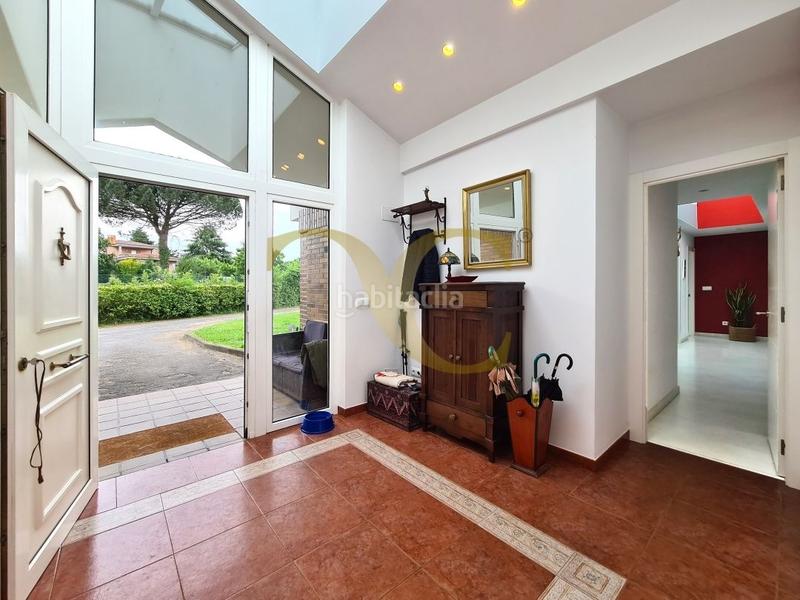 Foto 4d80310d-fd56-4d3c-b47f-fcce4ed15c29. Chalet mit heizung parking in Parroquias Sur - La Manjoya Oviedo