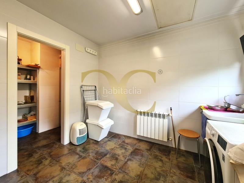 Foto b973572f-6ac3-4be8-9516-198477795d28. Chalet mit heizung parking in Parroquias Sur - La Manjoya Oviedo