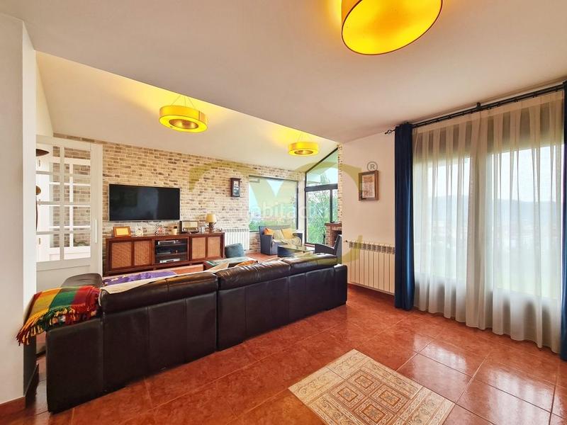 Foto bae8cc1b-31b2-4afe-9ebc-cf541a8eb93c. Chalet mit heizung parking in Parroquias Sur - La Manjoya Oviedo