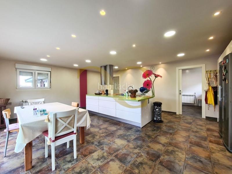 Foto cd921a6a-298d-4dfc-82f5-1193cd6bafaf. Chalet mit heizung parking in Parroquias Sur - La Manjoya Oviedo