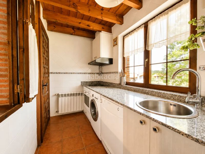 Foto 545aa18b-e6e9-4757-92d2-f2f7dddb2e2f. Casa amb calefacció aparcament a Llanes pueblo Llanes