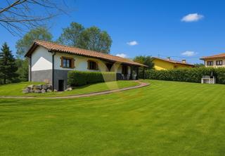 Casa  La galguera. Casa de aldea con licencia vacacional a 3 kilómetros de llanes.