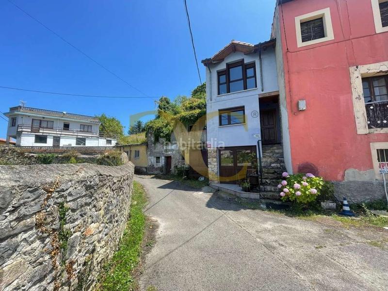 Foto 6f28b711-ab72-4be5-9fff-48d77ab5bdc0. Casa adossada amb calefacció a Ribadesella