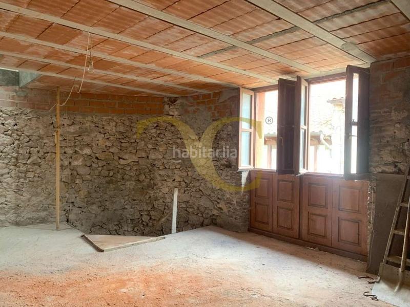Foto 72400644-9a82-40a5-918d-3ef027e1fcc7. Casa cuadra para reformar en póo. en Celorio-Poó-Parres Llanes