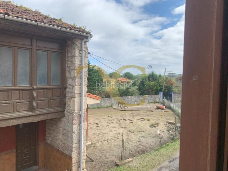 Foto b969bf4d-7517-44a5-b8de-c0ccb2c32b13. Casa cuadra para reformar en póo. en Celorio-Poó-Parres Llanes