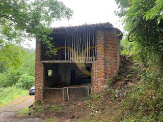 Casa  Vibao. Cuadra para reformar a pocos kilmetros de la costa.