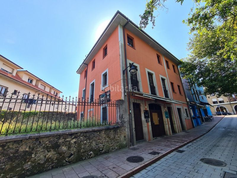 Foto f22ec1f3-24a1-414e-b85d-9a8ebf0ab42a. Edificio in Llanes pueblo Llanes