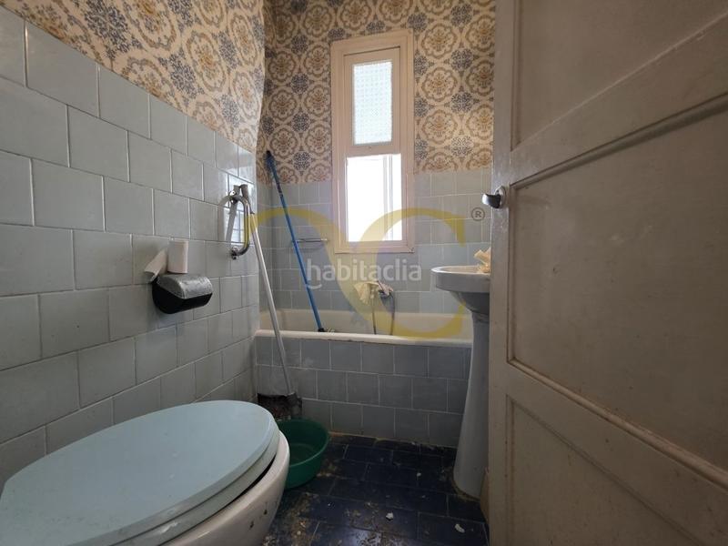 Foto 51380f10-8394-4834-9201-5215d42dd99d. Piso exclusiva piso para reformar en cardenal cisneros. en Santander