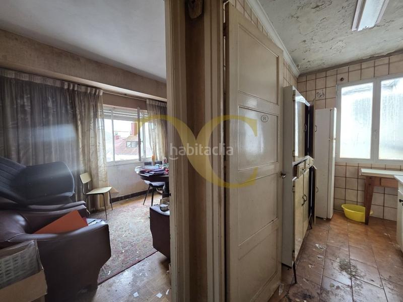 Foto e0ec53c1-6262-4787-9ad3-cad43f3f76ff. Piso exclusiva piso para reformar en cardenal cisneros. en Santander