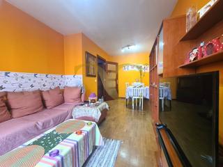 Flat  Calle concejo de san tirso de abres. Acogedor piso en la zona del lauredal.