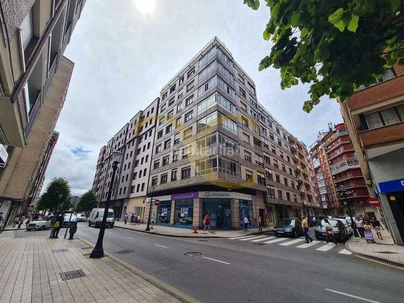Foto 073a0176-bf84-409f-ab8d-875346611577. Piso exclusiva vivienda en el corazón de La Arena. en Gijón