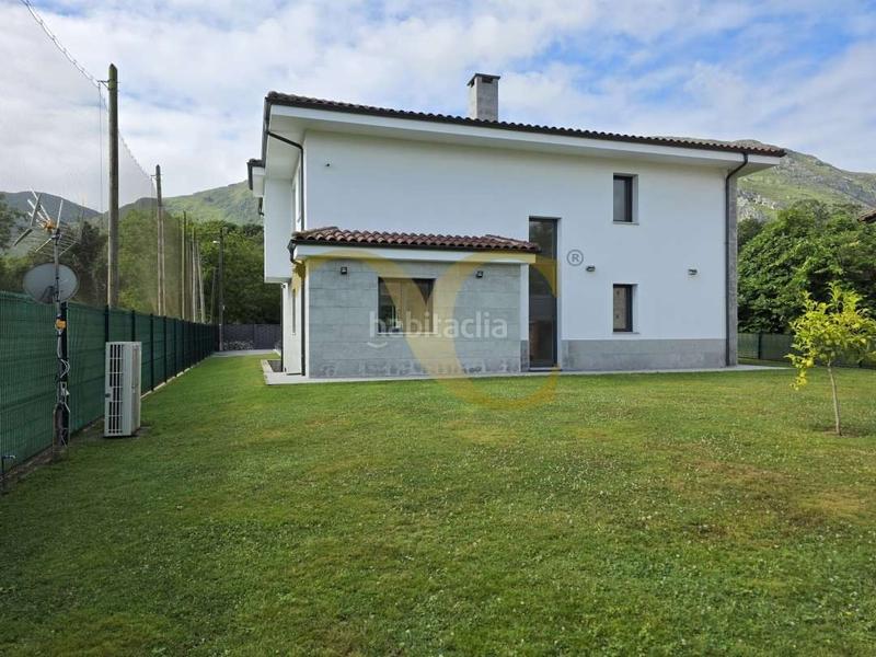 Foto d93d9c01-27a2-4195-9efe-3e5c676c4207. House with heating parking in Posada-Barro Llanes