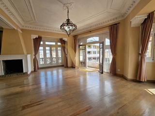 Pis  Calle uría. Señorial vivienda en el corazón de oviedo  una joya arquitectóni