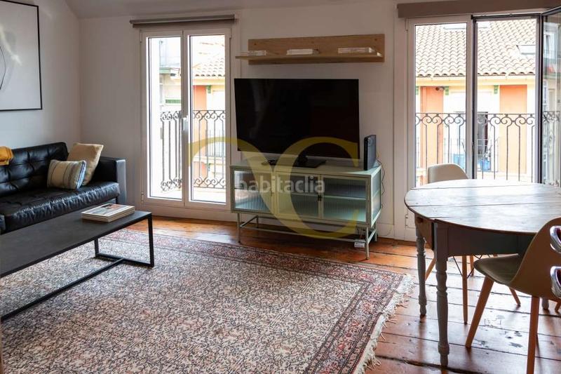 Foto dec9775a-57f3-4111-bdd6-685b891cfdfa. Piso impecable dúplex en el centro . en General Dávila Santander