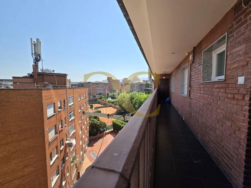 Foto cedad69e-412c-4751-83d2-3f8e93dff9c9. Piso octavo piso reformado con encanto y vistas inmejorables. en Oviedo